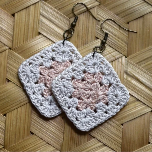 NEW-Boho Earrings - Picture 3 of 4